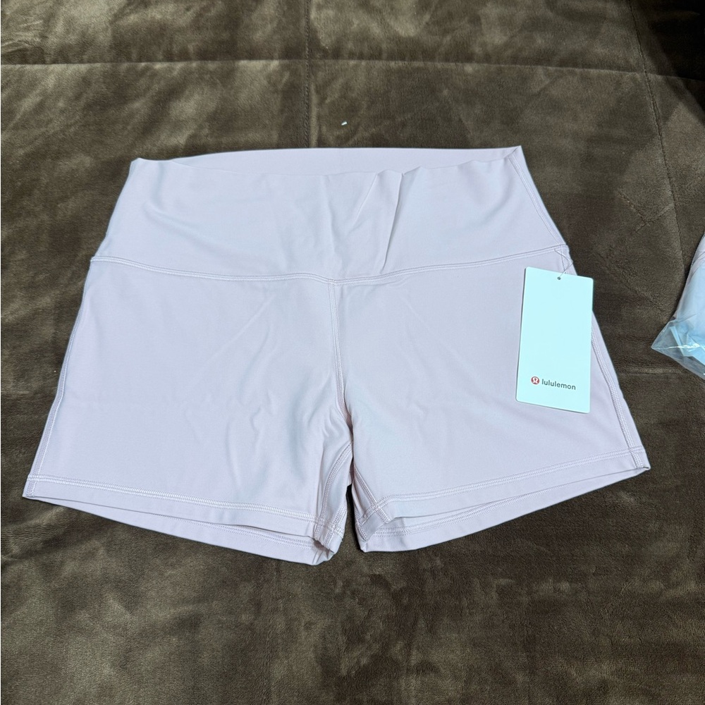 NWT lululemon Women's Light Pink Align Shorts 4” - Picture 13 of 15